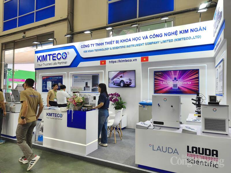 Triển lãm thu hút sự tham gia của hơn 150 đơn vị trưng bày đến từ các cường quốc công nghệ như: Mỹ, Đức, Nhật Bản, Hàn Quốc và Singapore... Ảnh: NH