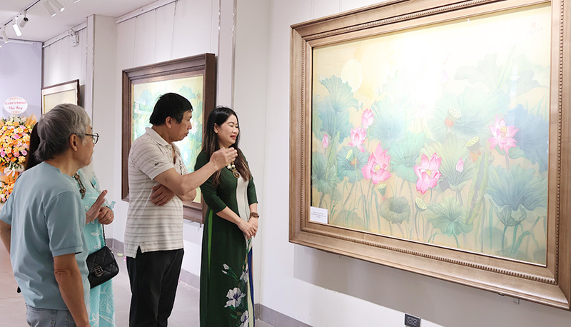 Triển lãm “Sen tháng Năm” diễn ra từ nay đến hết ngày 25/5/2026 tại Trung tâm thông tin văn hóa Hồ Gươm, số 2 phố Lê Thái Tổ, phường Hoàn Kiếm, Hà Nội. Ảnh: TITC