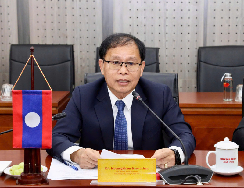 Thứ trưởng, Phó Chủ nhiệm Kheungkham Keonuchan tại hội đàm. Ảnh: bdttg.gov.vn