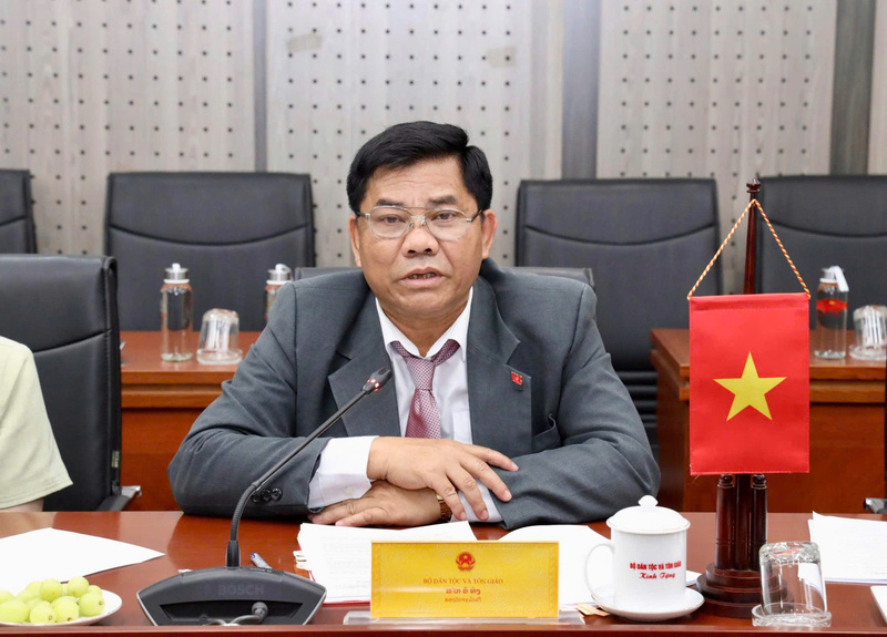 Thứ trưởng Bộ Dân tộc và Tôn giáo Y Thông trao đổi tại hội đàm. Ảnh: bdttg.gov.vn