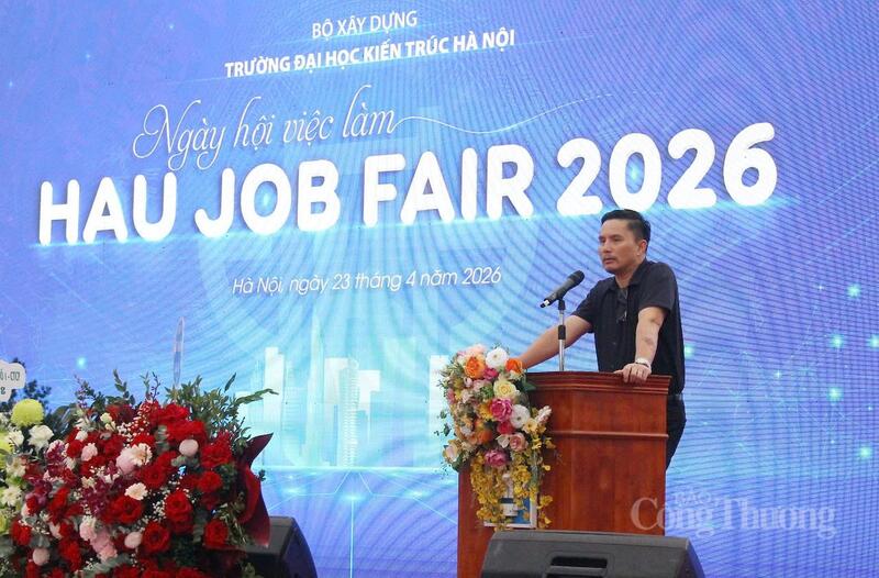 PGS.TS Lê Quân, Hiệu trưởng Trường Đại học Kiến trúc Hà Nội phát biểu tại sự kiện.