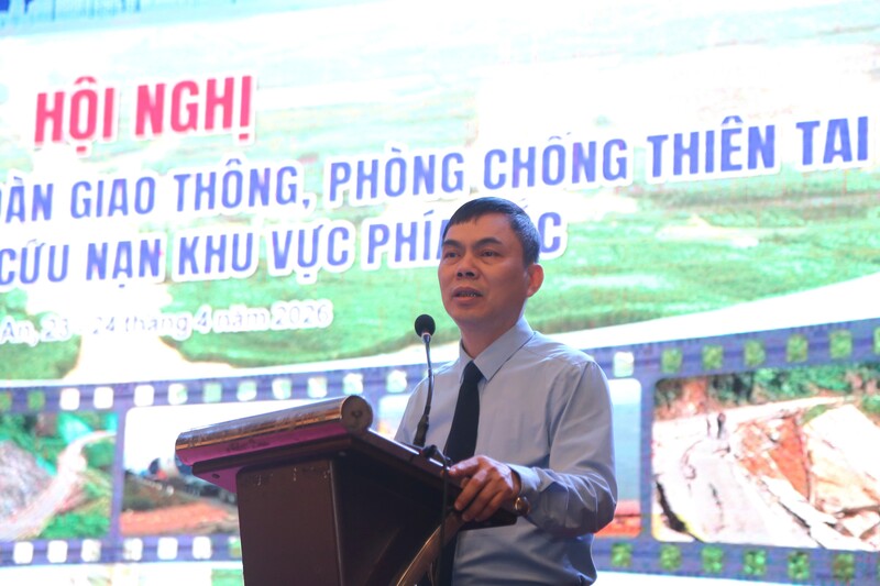 Ông Hoàng Thế Tùng, Phó Vụ trưởng Vụ Vận tải và An toàn giao thông (Bộ Xây dựng) phát biểu tại hội nghị. Ảnh: BXD