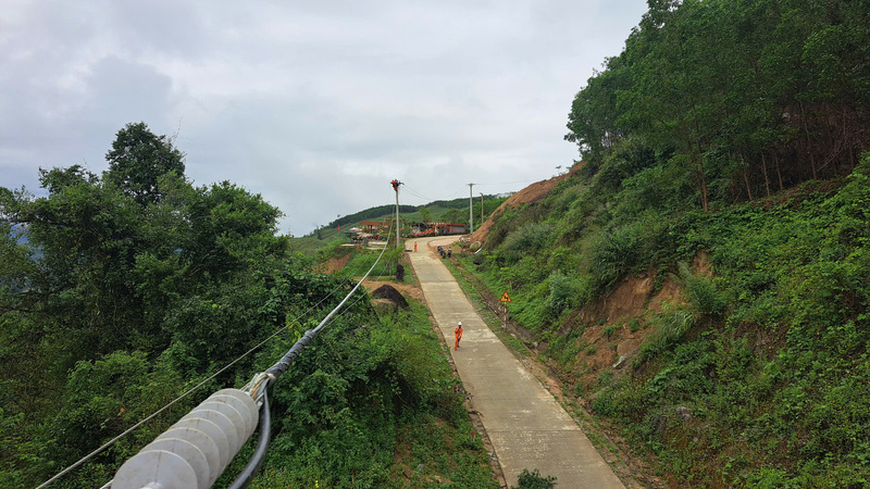 Điện lực Tiên Phước triển khai sữa chữa lưới điện, đảm bảo cung cấp điện mùa nắng. Ảnh: Diễm Phúc