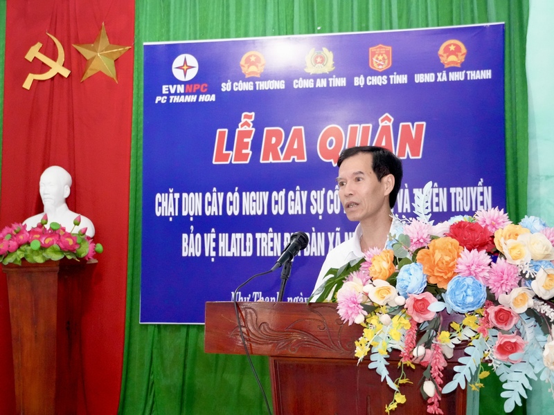 Ông Hàn Văn Huyên - Chủ tịch UBND xã Như Thanh, tỉnh Thanh Hóa phát biểu tại lễ ra quân. Ảnh: Mạnh Huyền