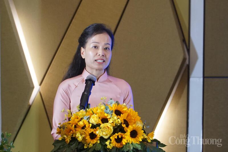 Bà Đỗ Thị Quỳnh Trâm, Phó Giám đốc Sở Công Thương TP. Đà Nẵng phát biểu tại Đại hội.