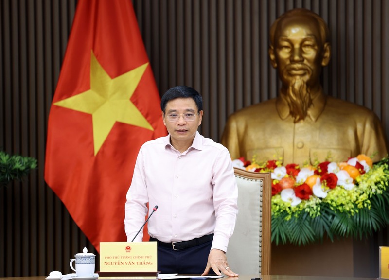 Phó Thủ tướng Nguyễn Văn Thắng chủ trì cuộc họp với các bộ, ngành, TPHCM, TP Đà Nẵng về việc triển khai hoạt động của Trung tâm Tài chính quốc tế (TTTC). Ảnh VGP/Đức Tuân