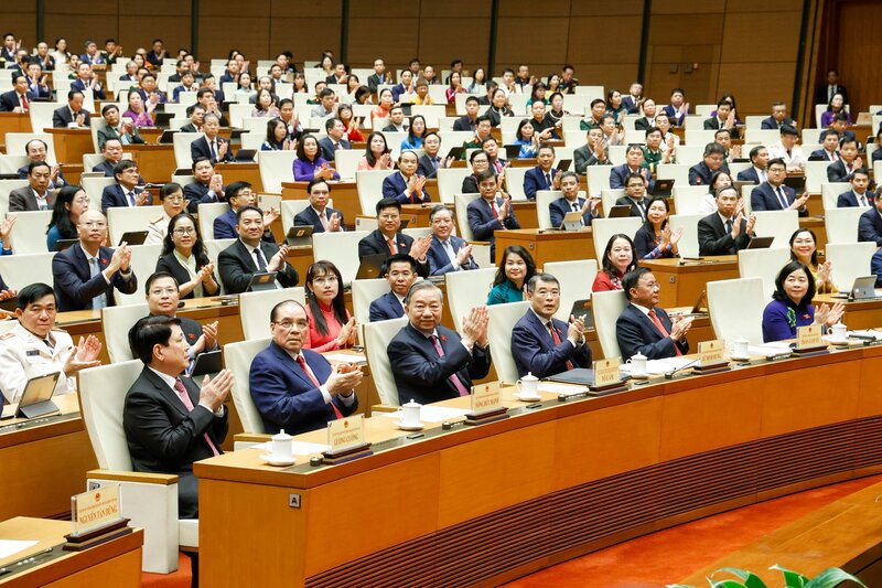 Các lãnh đạo, nguyên lãnh đạo Đảng, Nhà nước, Mặt trận Tổ quốc Việt Nam tham dự phiên bế mạc Kỳ họp thứ Nhất, Quốc hội khóa XVI