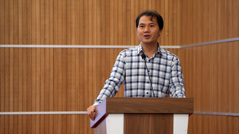 Tiến sĩ Nguyễn Hữu Xuyên - Phó Viện trưởng Viện Chiến lược và Chính sách khoa học công nghệ phát biểu tại hội thảo. Ảnh: Thái Mạnh.