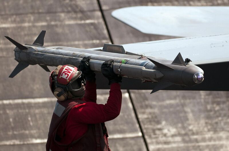 Tên lửa không đối không AIM-9X Block II. Ảnh: Defense News