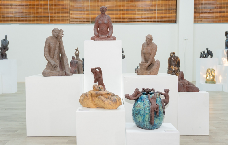 Những tác phẩm tại triển lãm gốm nghệ thuật "Ngôn ngữ của đất".