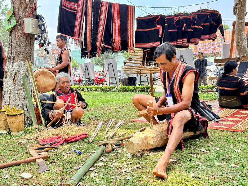 Đa sắc màu tại Ngày hội Văn hóa các dân tộc tỉnh Gia Lai - 17