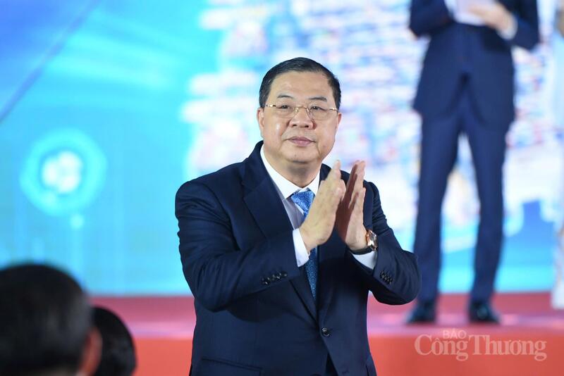 Ủy viên Bộ Chính trị, Bí thư Trung ương Đảng, Phó Thủ tướng Thường trực Chính phủ Phạm Gia Túc dự chương trình.