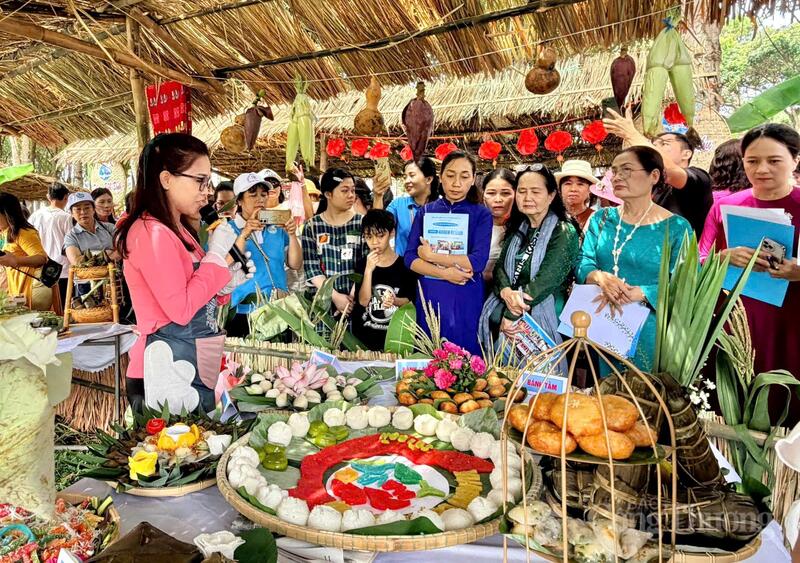 Ban tổ chức đã chấm điểm và trao 1 giải Nhất, 2 giải Nhì, 3 giải Ba và 6 giải Khuyến khích cho các đội thi.