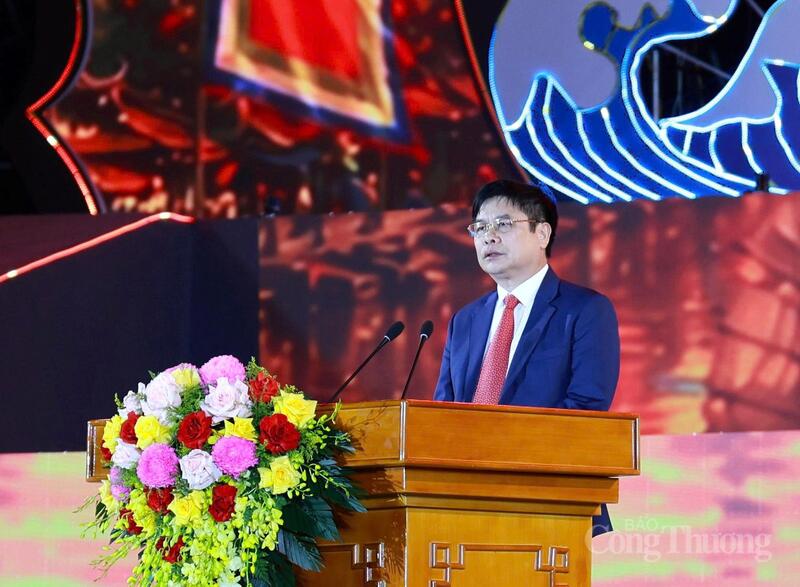 Ông Phạm Văn Nghiêm - Phó Chủ tịch UBND tỉnh Hưng Yên phát biểu tại lễ khai mạc.