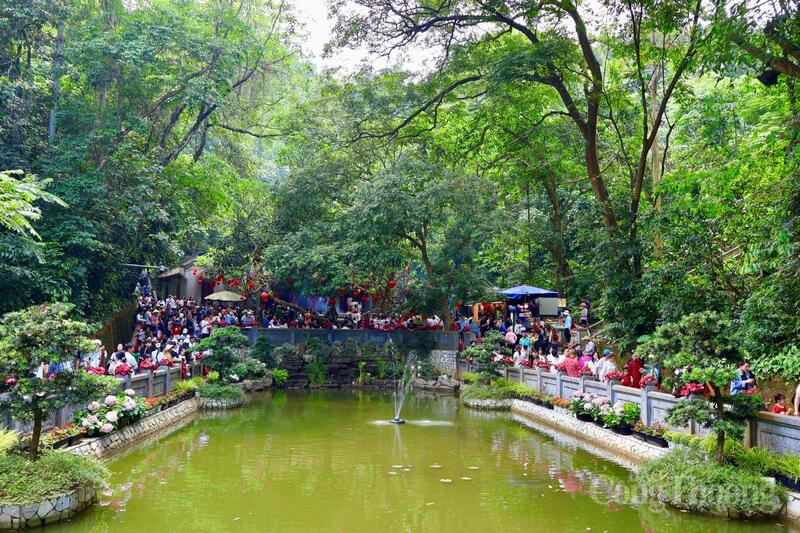 Hàng nghìn người dân đổ về Đền Hùng trước ngày Giỗ Tổ - 2