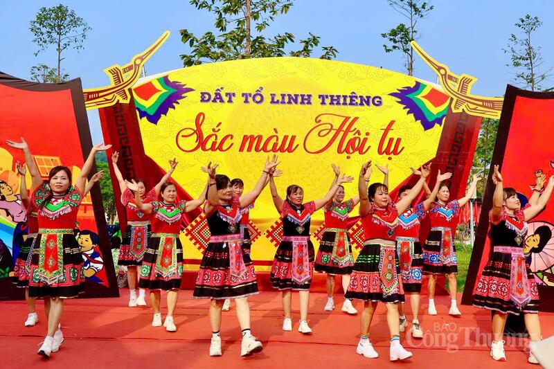 Hội trại văn hóa Đền Hùng sôi động, đông kín du khách dịp Giỗ Tổ Hùng Vương - 3