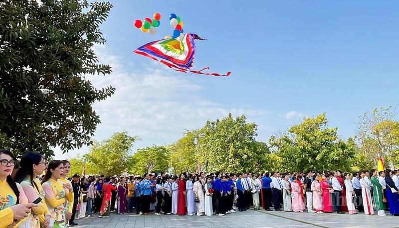 Lễ Giỗ Tổ Hùng Vương tại đền thờ Vua Hùng Cần Thơ khẳng định giá trị bền vững của tín ngưỡng thờ cúng tổ tiên, đồng thời góp phần lan tỏa tinh thần đoàn kết, niềm tự hào dân tộc trong cộng đồng.