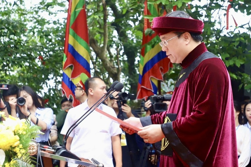 Lãnh đạo tỉnh Phú Thọ đọc chúc văn. Ảnh: CTV