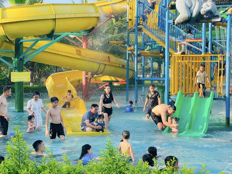 Khu sinh thái Mường Thanh Diễn Lâm thu hút đông đảo du khách về vui chơi, nghỉ dưỡng.