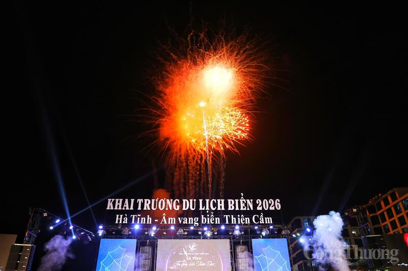 'Âm vang biển Thiên Cầm' mở đầu mùa du lịch Hà Tĩnh - 9