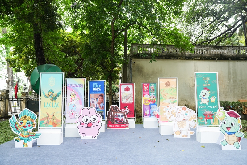 Các sản phẩm công nghiệp văn hóa trưng bày dịp Ngày Sở hữu trí tuệ thế giới 2026. Ảnh: Báo Nhân Dân