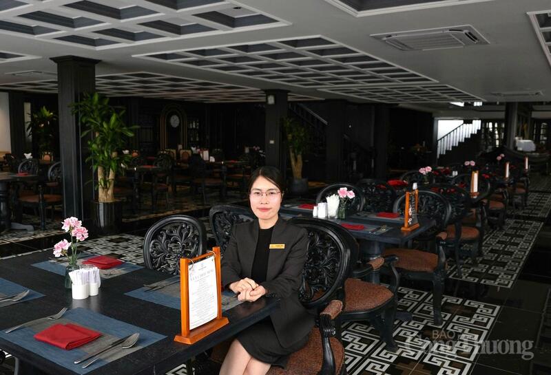 Chị Trần Thị Hoa, Trưởng phòng Kinh doanh The Legend Hà Nội. Ảnh: Minh Hương