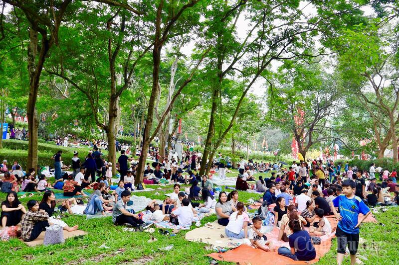 Hàng vạn người về dự lễ Giỗ Tổ Hùng Vương - 13