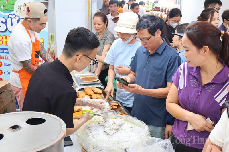 Hội chợ Hùng Vương với nhiều đặc sản vùng miền hút khách tham quan - 10