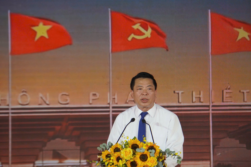 Bộ trưởng Bộ Xây dựng Trần Hồng Minh phát biểu tại lễ khởi công. Ảnh: Lê Sơn