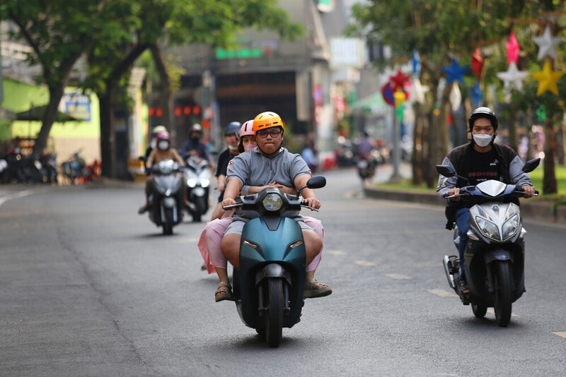Thời tiết TP. Hồ Chí Minh hôm nay     nắng nóng bao trùm, mưa dông xuất hiện rải rác về chiều. Ảnh: Hoàng Giang.