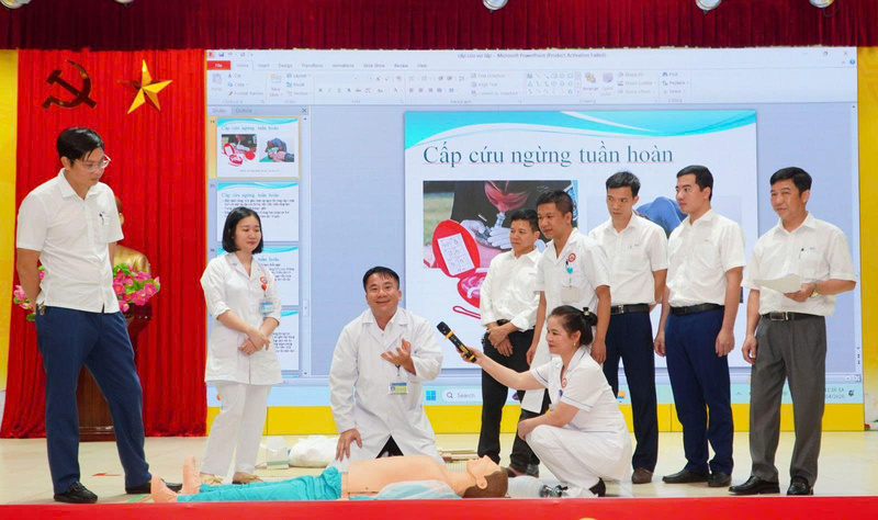 Hoạt động huấn luyện nghiệp vụ cho các an toàn vệ sinh viên vào ngày 12/4 của Công ty Than Khe Chàm - TKV. Ảnh: TKV.