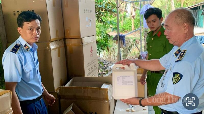 Mỹ phẩm mang nhãn hiệu “Vân Omi KEM BODY X8 VIP” đều do cơ sở tự sản xuất để bán.