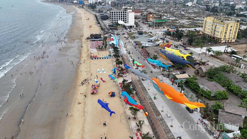 Với doanh thu và lượng khách tăng trưởng vượt bậc, ngành du lịch Hà Tĩnh đang cho thấy những bước đi đúng đắn trong việc đầu tư hạ tầng và thay đổi tư duy làm dịch vụ. Ảnh: Thành Đô
