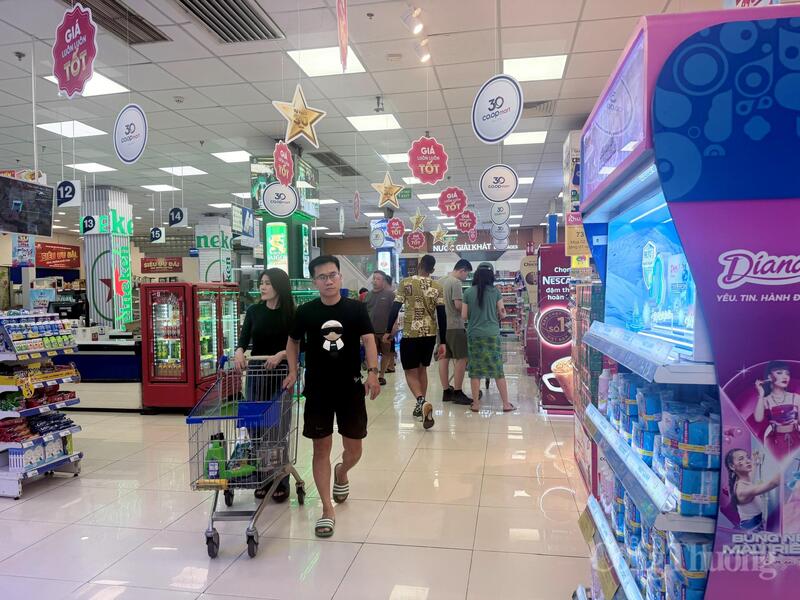 Theo ghi nhận, sức mua tại các siêu thị đang trở nên sôi động trước thềm nghỉ lễ 30/4.
