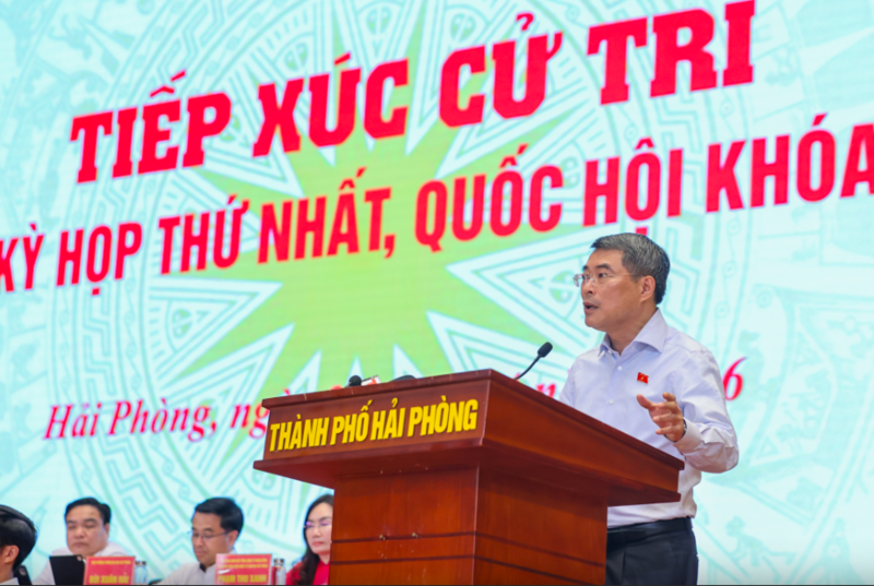 Thủ tướng Lê Minh Hưng báo cáo với cử tri một số nét lớn về tình hình của đất nước - Ảnh: VGP/Nhật Bắc