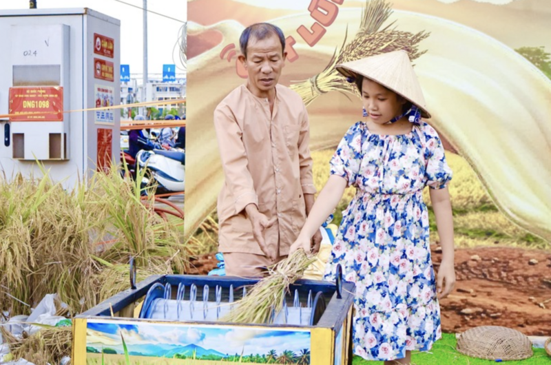 Trải nghiệm làm kem từ cây lúa Việt mang đến cho du khách hành trình khám phá ẩm thực sáng tạo, kết hợp giữa nguyên liệu truyền thống và cảm hứng hiện đại. Ảnh: Diễm Phúc