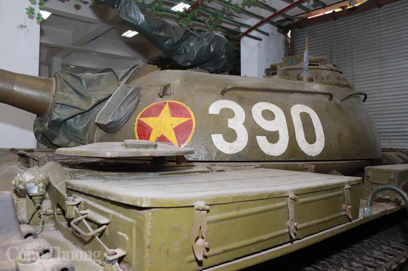 Trong cuộc kháng chiến, bảo vệ Tổ quốc, xe tăng 390 luôn có mặt ở tuyến đầu, luôn ở mũi đột kích, liên tiếp lập nên những chiến công huyền thoại.