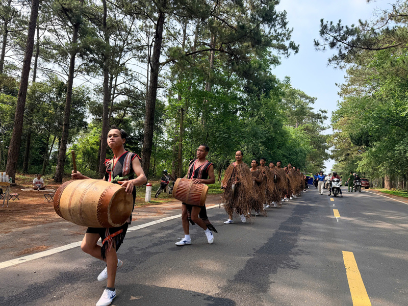 Trong 3 ngày nghỉ lễ, Quảng Ngãi đã thu hút khoảng 320 nghìn lượt khách du lịch, doanh thu đạt 251 tỷ đồng. Ảnh: Tuệ Lâm