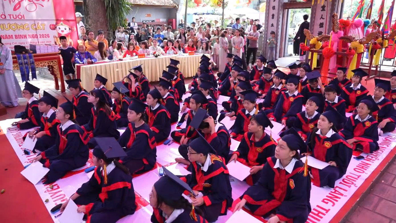 Các em học sinh tham gia hội thi "Trạng nguyên nhỏ tuổi". Ảnh: N.H