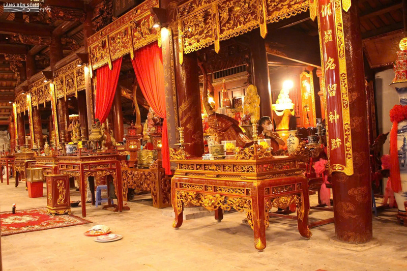 Khuôn viên bên trong Đình làng Thượng Cát nghiêm trang. Ảnh: N.H