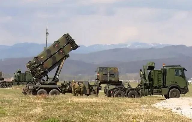 Hệ thống tên lửa phòng không Patriot. Ảnh: Breaking Defense