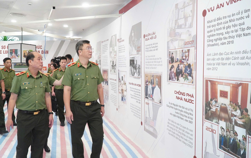 Thiếu tướng Phạm Kinh Đĩnh, Cục trưởng Cục Công tác chính trị (Bộ Công an) cùng đoàn công tác tiến hành kiểm tra tình hình, tiến độ triển khai các nhiệm vụ phục vụ tổ chức chương trình gala “Tổ quốc bình yên” tại TP. Đà Nẵng chiều 28/4.