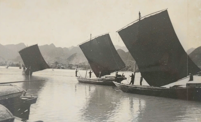 Những chuyến tàu trên sông Gianh năm xưa. Ảnh tư liệu