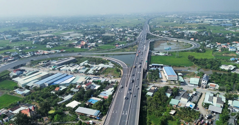 Hạ tầng giao thông liên vùng và các khu công nghiệp đang tạo lực đẩy để Tây Ninh vươn lên thành cực tăng trưởng mới phía Nam. Ảnh: Thanh Phong