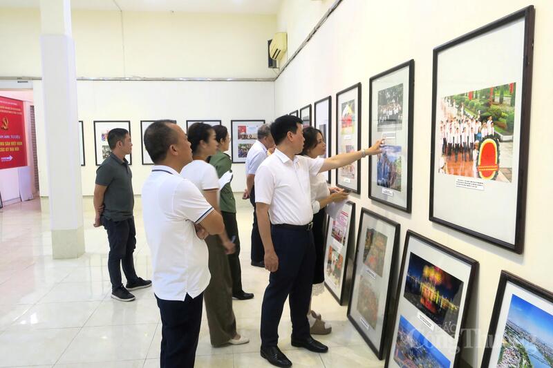 Triển lãm "Đất nước trọn niềm vui" khẳng định niềm tự hào truyền thống hào hùng của dân tộc và vị thế, vai trò động lực phát triển của TP. Hải Phòng.