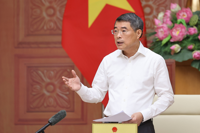 Thủ tướng yêu cầu trong thời gian tới, Bộ Tài chính tập trung xây dựng, hoàn thiện thể chế, pháp luật, tổng rà soát hệ thống pháp luật trong lĩnh vực quản lý. Ảnh: VGP