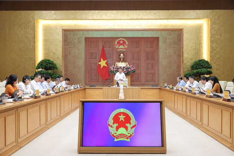 Thủ tướng Chính phủ Lê Minh Hưng chủ trì cuộc làm việc với Ngân hàng Nhà nước. Ảnh: VGP/Nhật Bắc