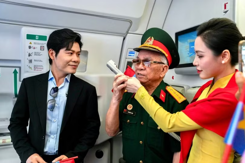 Đại uý, cựu chiến binh Vũ Đăng Toàn kể lại thời khắc chiếc xe tăng 390 do ông và đồng đội điều khiển húc đổ cánh cổng Dinh Độc Lập vào trưa 30/04/1975