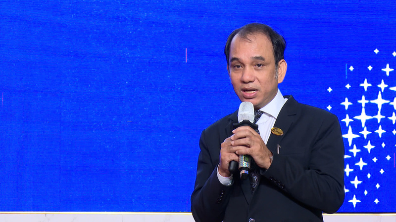 Ông Trần Quốc Tâm, Giám đốc Công ty LITHACO đã trình bày về giải pháp điện mặt trời và pin lưu trữ cho nhà máy công nghiệp. Ảnh: BTC