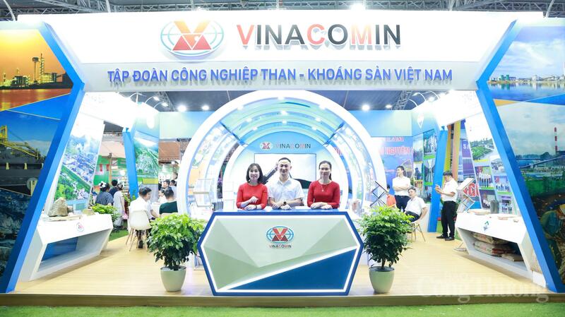 Hội chợ thu hút sự tham gia của nhiều doanh nghiệp, hợp tác xã trong và ngoài tỉnh.